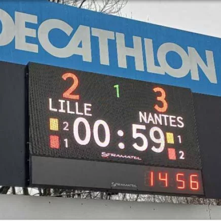 Utendørs VIDEO resultattavle fotball og rugby, stor 280x223 cm