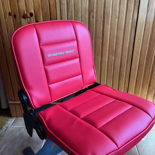 Energy tribunestol, tip-up-modell