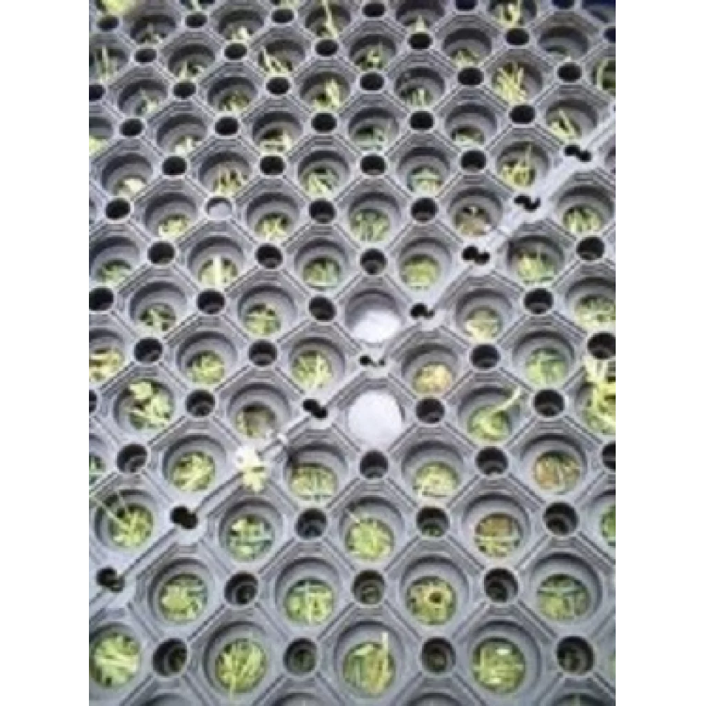 Fallunderlag - gummimatte/gressmatte hullet (pris pr. m2)