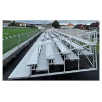 utendors-tribune-med-sittebenk-eller-med-plaststoler